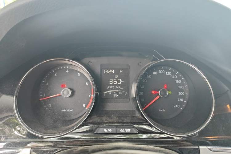 Used Volkswagen Bora 2014 1.6L Automatic Comfort Model Instrument Cluster