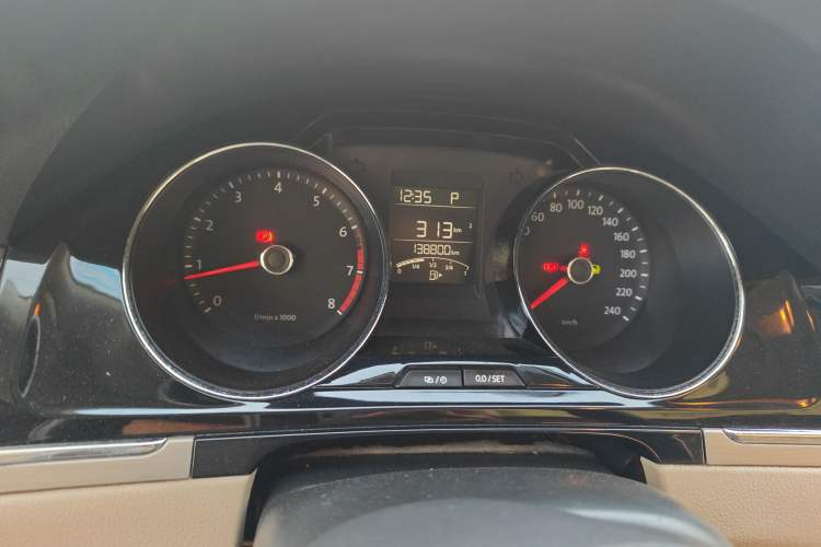Used Volkswagen Bora 2014 1.6L Automatic Comfort Model Instrument Cluster