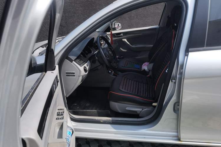 Used Volkswagen Bora 2014 1.6L Automatic Fashion Model Left Front Seat