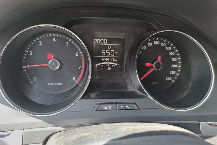 Used Volkswagen Bora 2014 1.6L Manual Fashion Edition Odometer Close Up