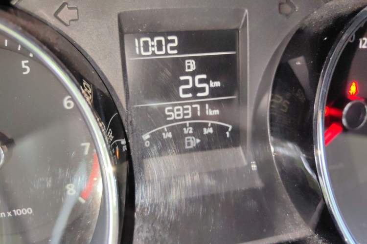 Used Volkswagen Bora 2014 1.6L Manual Comfort Model Odometer Close Up
