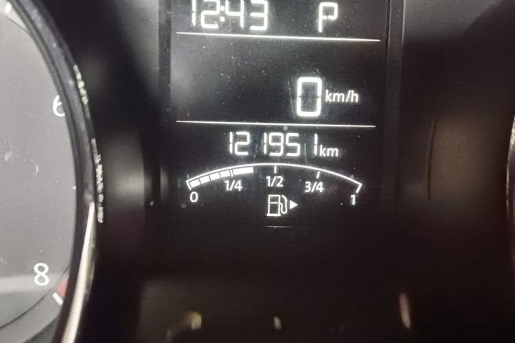 Used Volkswagen Bora 2014 1.6L Automatic Fashion Model Odometer Close Up