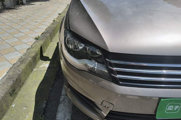 Used Volkswagen Bora 2014 1.6L Manual Fashion Edition Right Front Headlight