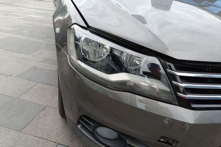 Used Volkswagen Bora 2014 1.6L Automatic Comfort Model Right Front Headlight