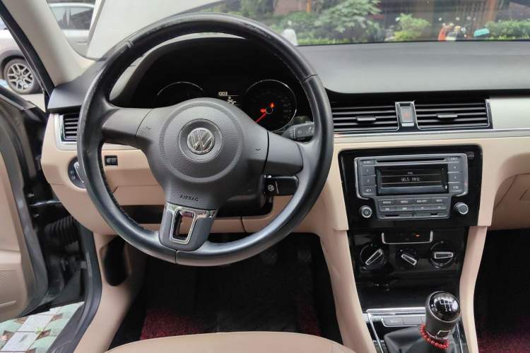 Used Volkswagen Bora 2014 1.6L Manual Comfort Model Steering Wheel