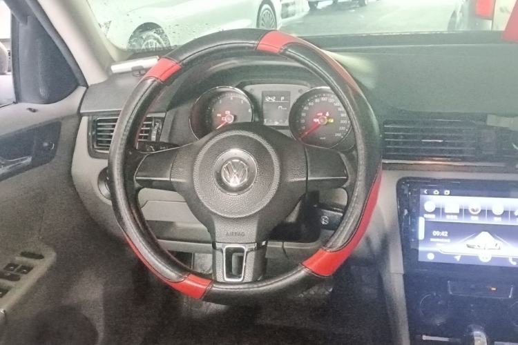 Used Volkswagen Bora 2014 1.6L Automatic Fashion Model Steering Wheel