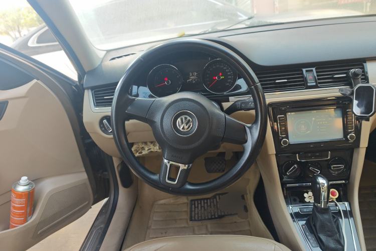 Used Volkswagen Bora 2014 1.6L Automatic Comfort Model Steering Wheel