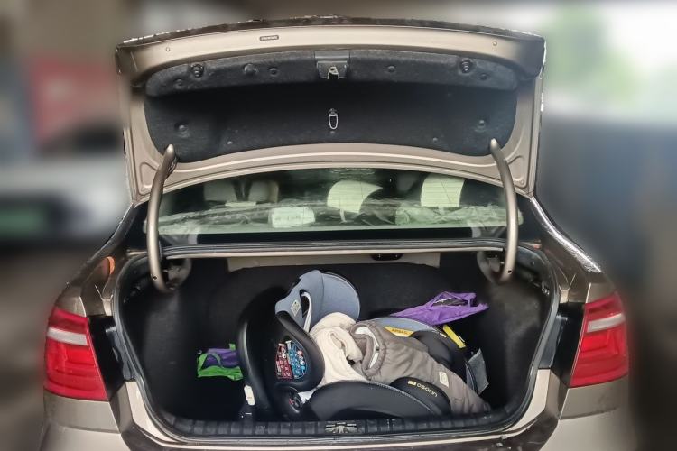 Used Volkswagen Bora 2014 1.6L Automatic Fashion Model Trunk