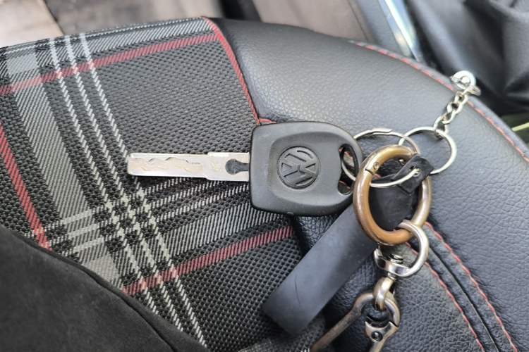 Used Volkswagen Bora 2014 1.6L Manual Fashion Edition Vehicle Key