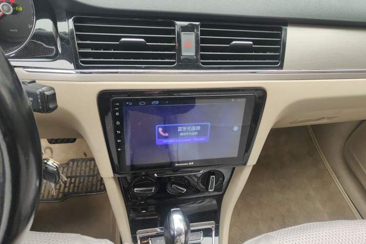Used Volkswagen Bora 2014 1.6L Automatic Comfort Model Audio And AC Panel