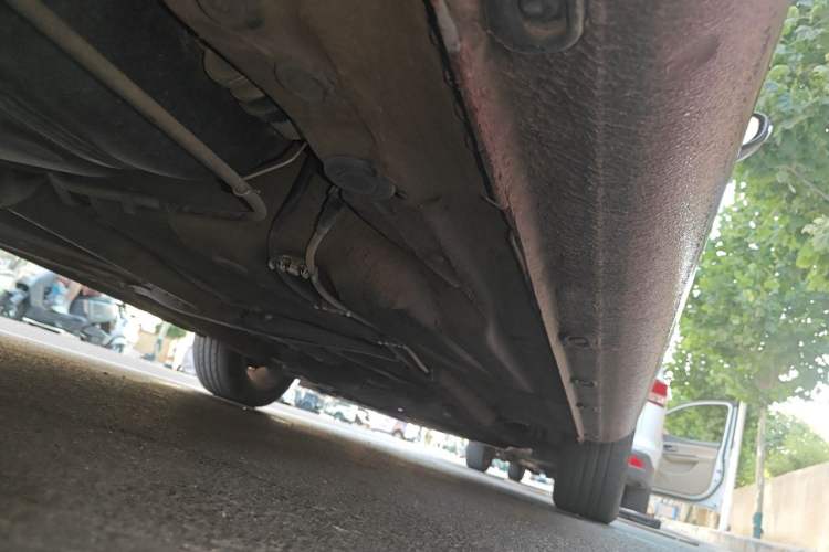 Used Volkswagen Bora 2014 1.6L Automatic Luxury Model Chassis Rear Right