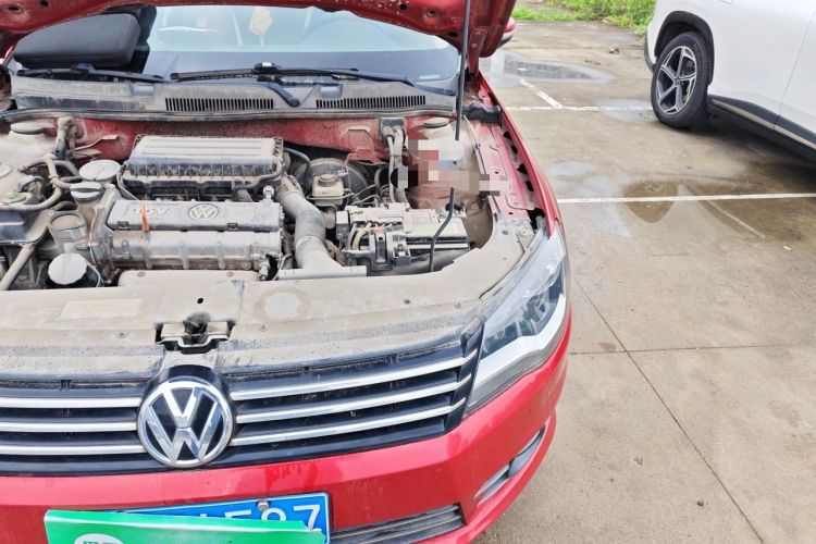 Used Volkswagen Bora 2014 1.6L Automatic Comfort Model Engine Bay Left