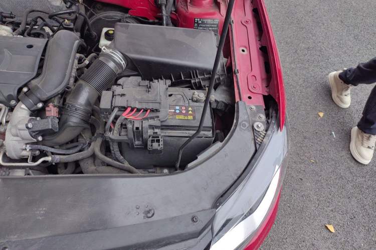 Used Volkswagen Bora 2014 1.4TSI Automatic Sportline Engine Bay Left