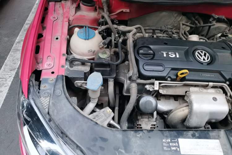 Used Volkswagen Bora 2014 1.4TSI Automatic Sportline Engine Bay Right
