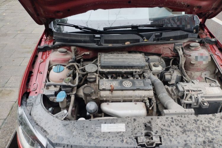 Used Volkswagen Bora 2014 1.6L Automatic Comfort Model Engine Bay Right