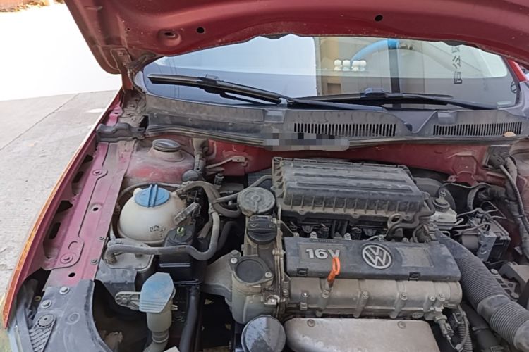 Used Volkswagen Bora 2014 1.6L Automatic Comfort Model Engine Bay Right