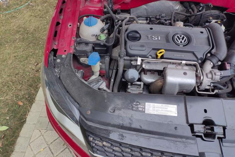 Used Volkswagen Bora 2014 1.4TSI Automatic Sportline Engine Bay Right