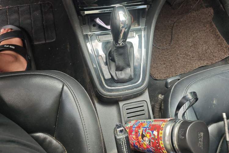 Used Volkswagen Bora 2014 1.6L Automatic Comfort Model Gear Lever