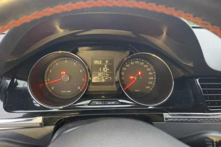 Used Volkswagen Bora 2014 1.4TSI Automatic Sportline Instrument Cluster