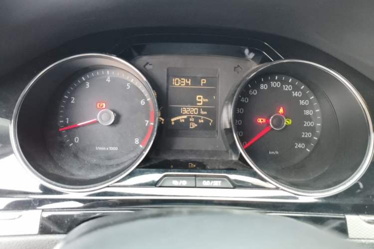 Used Volkswagen Bora 2014 1.4TSI Automatic Sportline Instrument Cluster