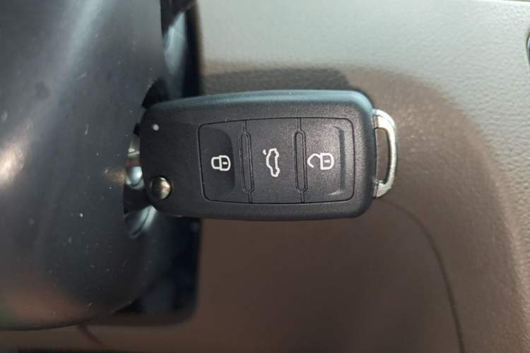 Used Volkswagen Bora 2014 1.6L Automatic Comfort Model Interior 1