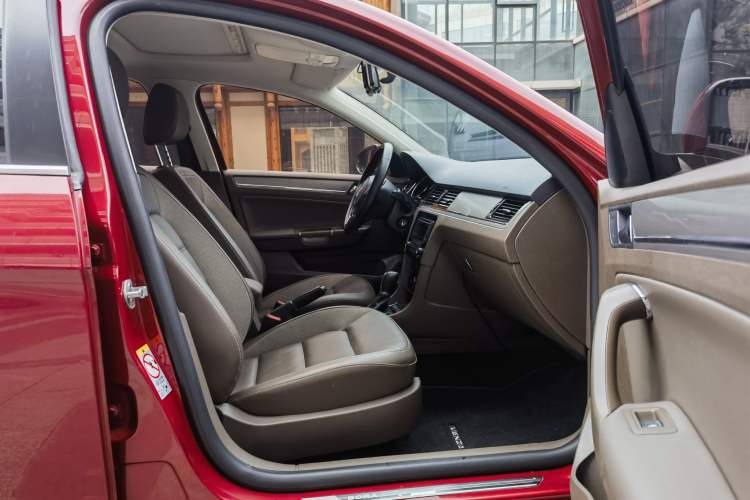 Used Volkswagen Bora 2014 1.6L Automatic Comfort Model Interior 4
