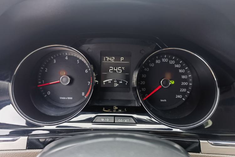 Used Volkswagen Bora 2014 1.6L Automatic Comfort Model Interior 8