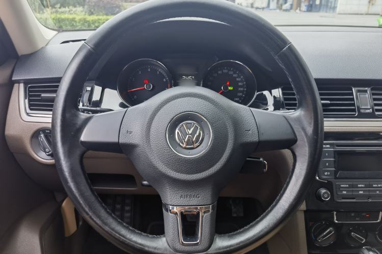 Used Volkswagen Bora 2014 1.6L Automatic Comfort Model Interior 9
