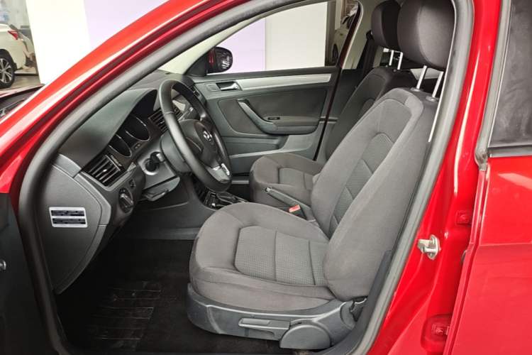 Used Volkswagen Bora 2014 1.6L Automatic Fashion Model Left Front Seat