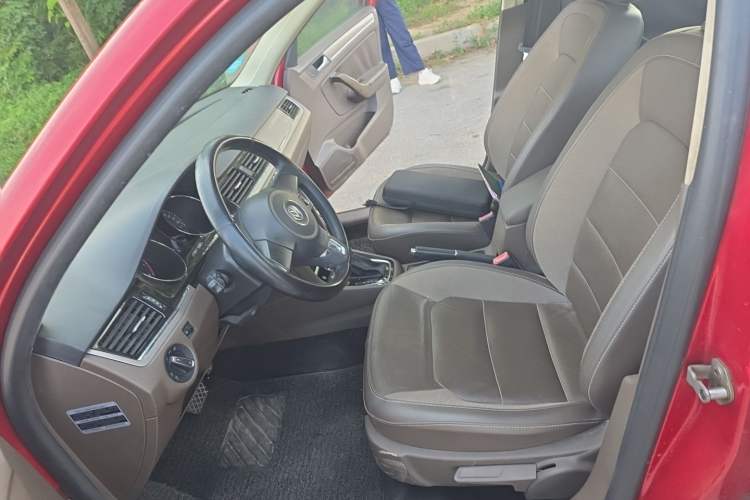 Used Volkswagen Bora 2014 1.6L Automatic Comfort Model Left Front Seat