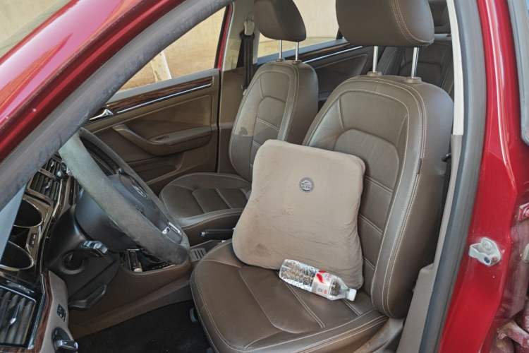 Used Volkswagen Bora 2014 1.6L Automatic Luxury Model Left Front Seat