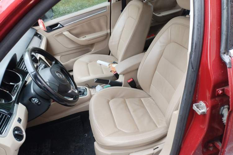 Used Volkswagen Bora 2014 1.6L Automatic Comfort Model Left Front Seat