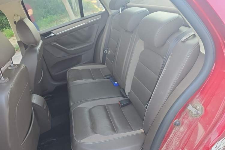 Used Volkswagen Bora 2014 1.6L Automatic Comfort Model Left Rear Seat