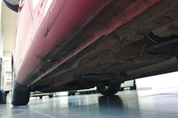 Used Volkswagen Bora 2014 1.6L Automatic Fashion Model Left Side Sill