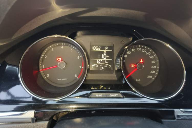 Used Volkswagen Bora 2014 1.4TSI Automatic Sportline Odometer Close Up