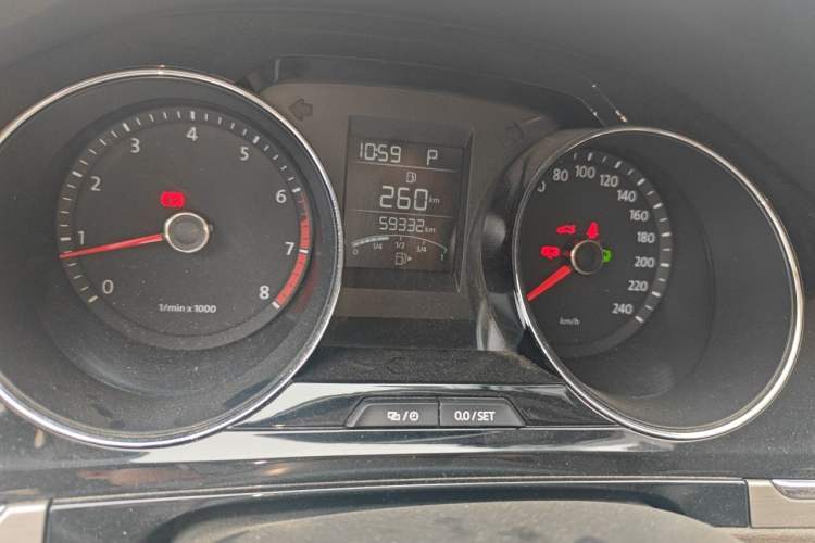 Used Volkswagen Bora 2014 1.4TSI Automatic Comfort Model Odometer Close Up