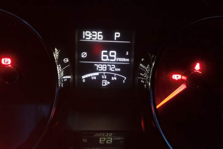 Used Volkswagen Bora 2014 1.4TSI Automatic Sportline Odometer Close Up