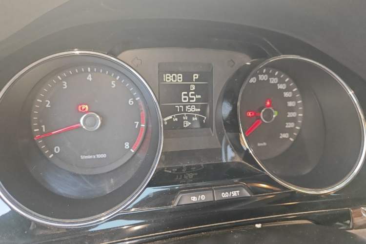 Used Volkswagen Bora 2014 1.6L Automatic Luxury Model Odometer Close Up