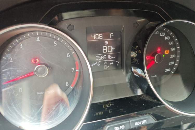 Used Volkswagen Bora 2014 1.6L Automatic Comfort Model Odometer Close Up