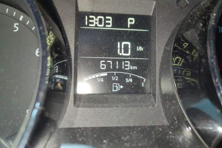 Used Volkswagen Bora 2014 1.4TSI Automatic Sportline Odometer Close Up