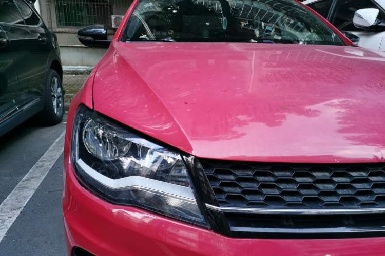 Used Volkswagen Bora 2014 1.4TSI Automatic Sportline Right Front Headlight