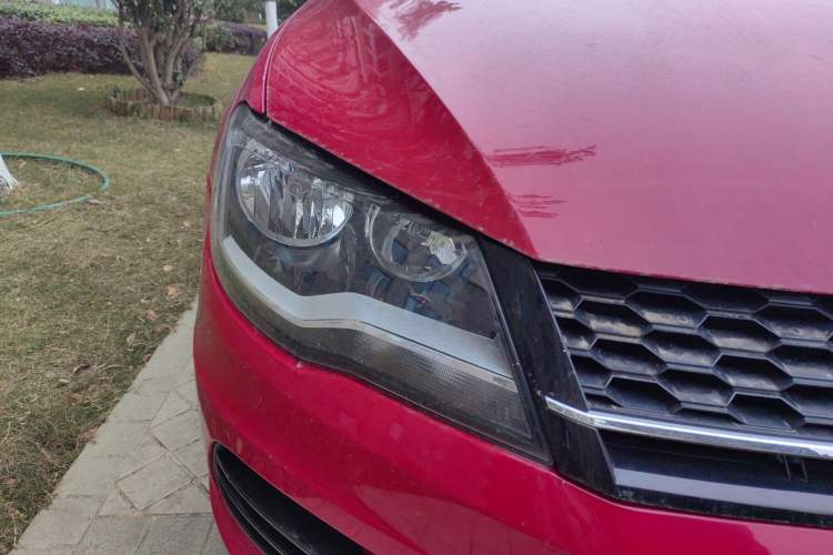 Used Volkswagen Bora 2014 1.4TSI Automatic Sportline Right Front Headlight