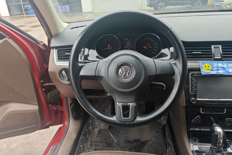 Used Volkswagen Bora 2014 1.4TSI Automatic Comfort Model Steering Wheel
