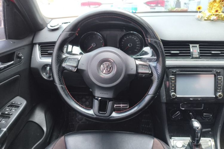 Used Volkswagen Bora 2014 1.4TSI Automatic Sportline Steering Wheel