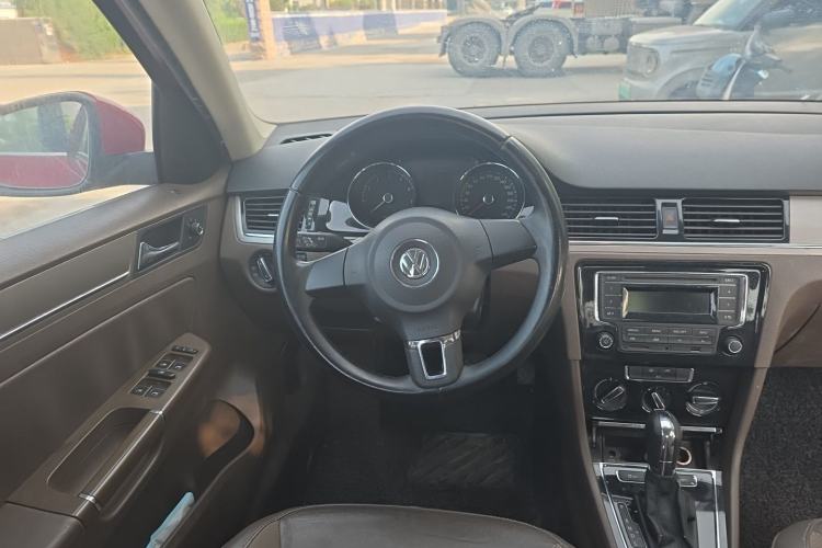 Used Volkswagen Bora 2014 1.6L Automatic Comfort Model Steering Wheel