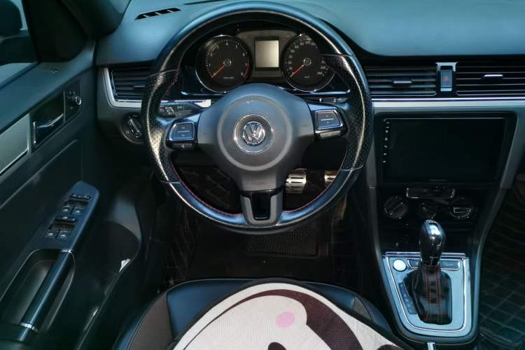 Used Volkswagen Bora 2014 1.4TSI Automatic Sportline Steering Wheel