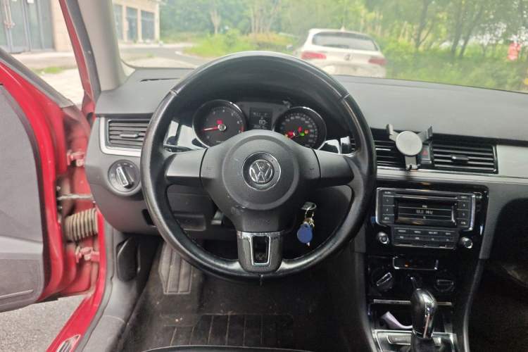 Used Volkswagen Bora 2014 1.6L Automatic Comfort Model Steering Wheel