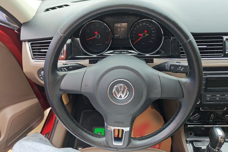 Used Volkswagen Bora 2014 1.6L Automatic Comfort Model Steering Wheel