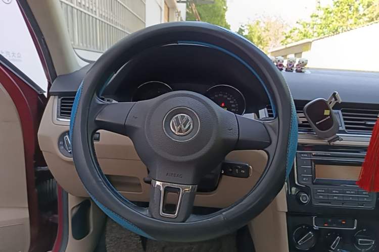 Used Volkswagen Bora 2014 1.6L Automatic Comfort Model Steering Wheel