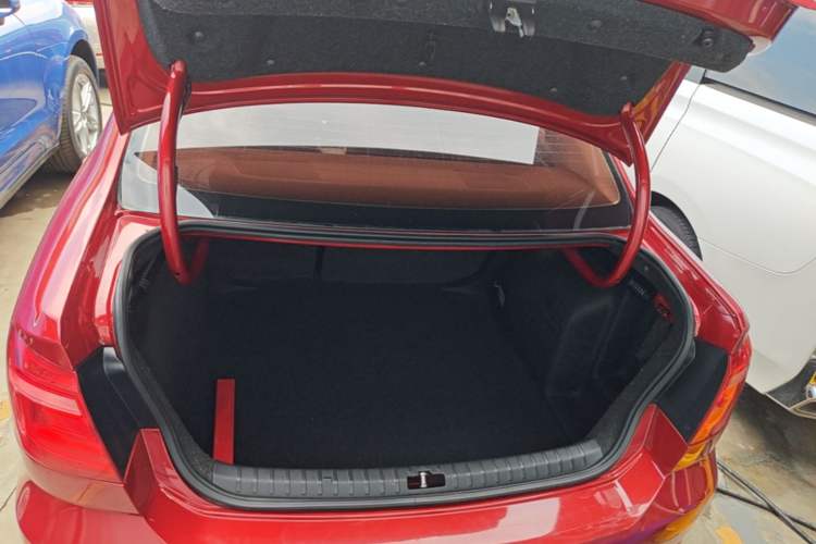Used Volkswagen Bora 2014 1.6L Automatic Comfort Model Trunk